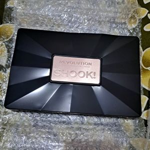 Makeup Revolution Eyeshadow Palette