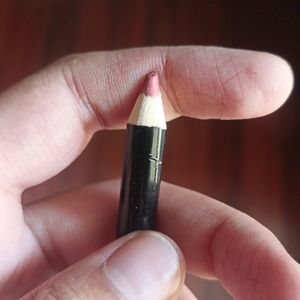 Nude Lip Liner