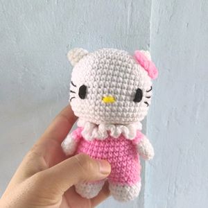 Handmade Hello Kitty crochet keychain