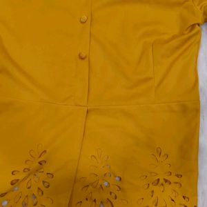 Design Mustard Crop Top