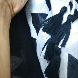 Max Black And White Stole Cum Dupatta