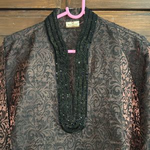 Manyavar Mens Kurta Pyajama Chunni Set