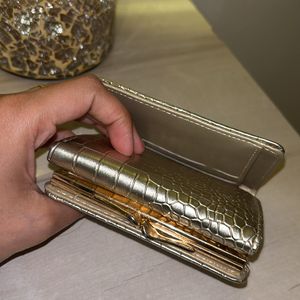 Golden Wallet 💳