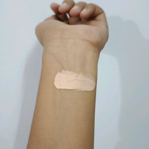 Makeup Revolution Relove Foundation