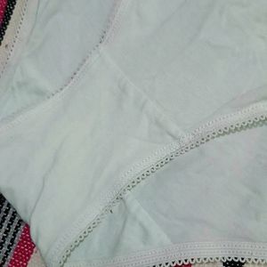 Unused Belly Fitted Panti & Padded Bra