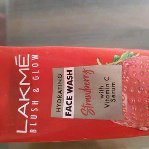 Facewash Lakme Strawberry 🍓 Branded