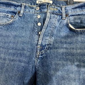 ZARA DISTRESSED BLUE JEANS SIZE -32