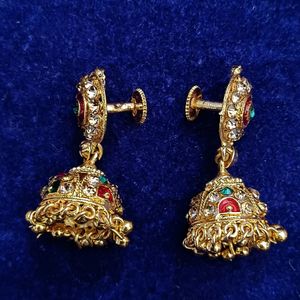 Golden Dimand Earrings.