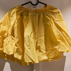 Yellow Mini Skirt With Lot Of Flare