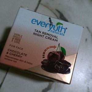 Everyuth Tan Removal Night cream