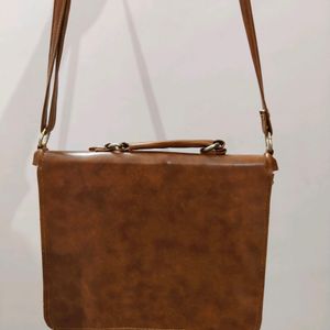 Vintage Brown Satchel Slingbag.