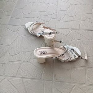 Brand New Without Tag Cream Printed  Wedge