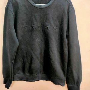 Black sweatshirt