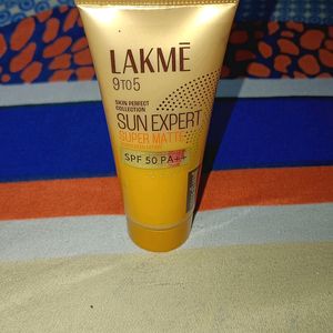 Lakme 💛9to5 Sun Expert