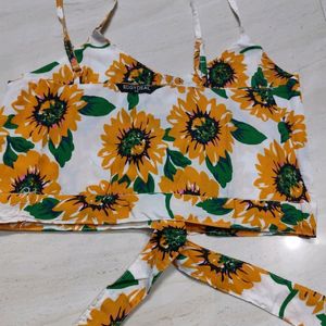 Sunflower 🌻 Print Crop Top.