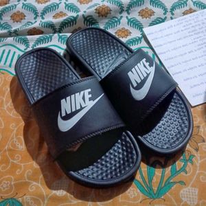 Men Black Nike Slider