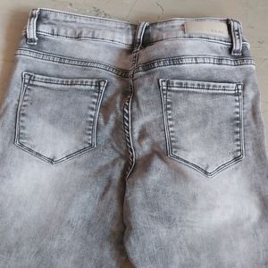 GREY RIPPED DISTRESSED DETAIL JEANS