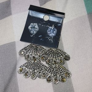 New Earring Pair Of 2!! Gold And Silver