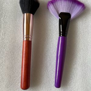 Powder And Blush Brushes Pack Of 2