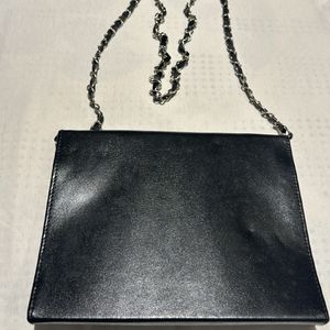 Fashionable Sling Bag