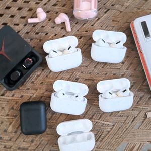 7 earbuds + 1 power bank Non QC