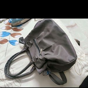 Spacious Hand Bag With Free Gift 🎁