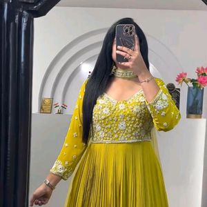 Embroidered Gown Yellow 🟡 For Festive Nd Wedding!