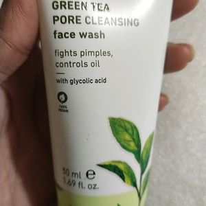 Plum Green Tea Face Wash