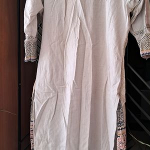 Stylish Off- White Printed Kurta