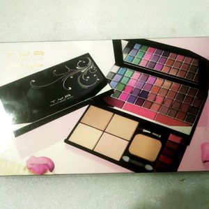 TYA  Makeup Kit Large Brand New 🆕