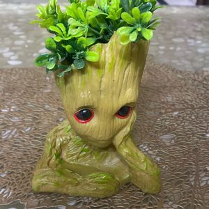 Groot Showpeice Pencil Stand