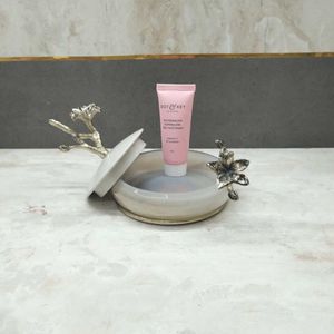 Dot & Key Face Wash