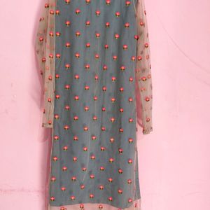 Women Floral Embroidered Kurta