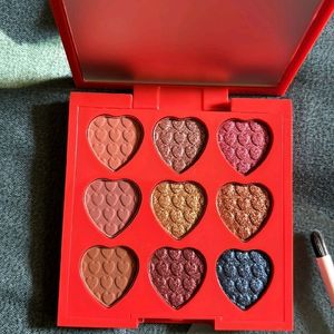 Myglamm Xoxo Eyeshadow Palette