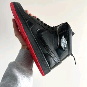 Nike AIR JORDAN 1 PATENT BRED BLACK EDITION