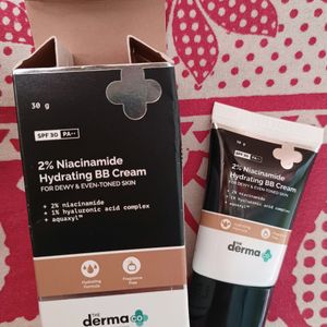 Derma Co Ninacinamide BB Cream