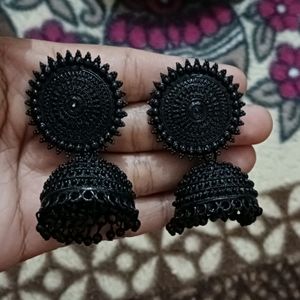 Black Jhumki Earning