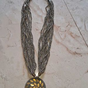 Light Weight Circle Shape Neckpiece