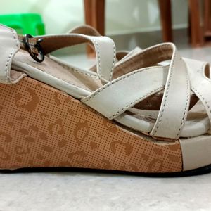 Biege Wedges