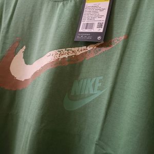 Nike Tshirt Green