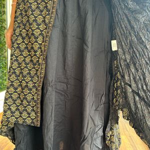 BLACK COLOR KURTI WITH SEPARATE SELF INNER