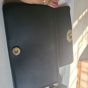 Black Handbag With Sling