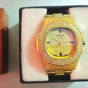 Stain Steel Analog Full Daimond Gold Watch