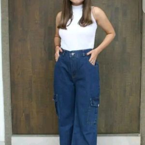 Women's Straight- Fit Cargo  Jeans