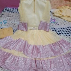 Beautiful Frock For Girls And Mojri