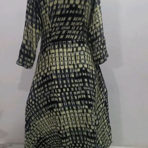 Pretty Assymetrical Length Long Kurti