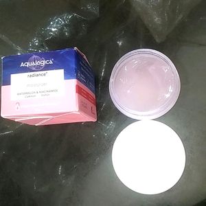 Aqualogica Radian Plus Gel Moisturizer Watermelon