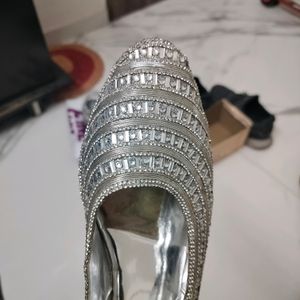 Sell🥳Party Wear Sandal For Women