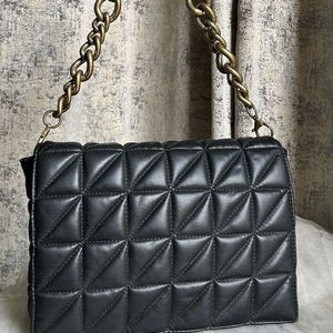 Zara Quilted Chunky Chain Shoulder Bag.