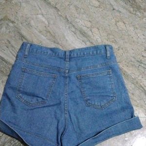 short jeans pant